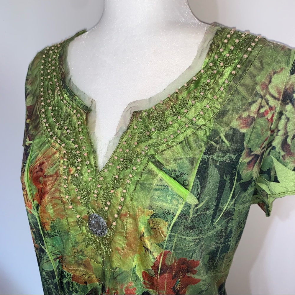 B.L.E.U. green beaded sublimation top Large - Picture 2 of 5
